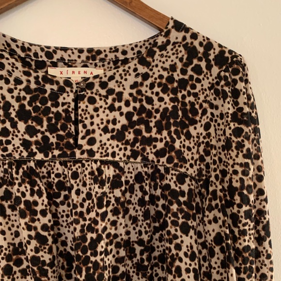 Xirena Leopard Leighton Top - Picture 3 of 6